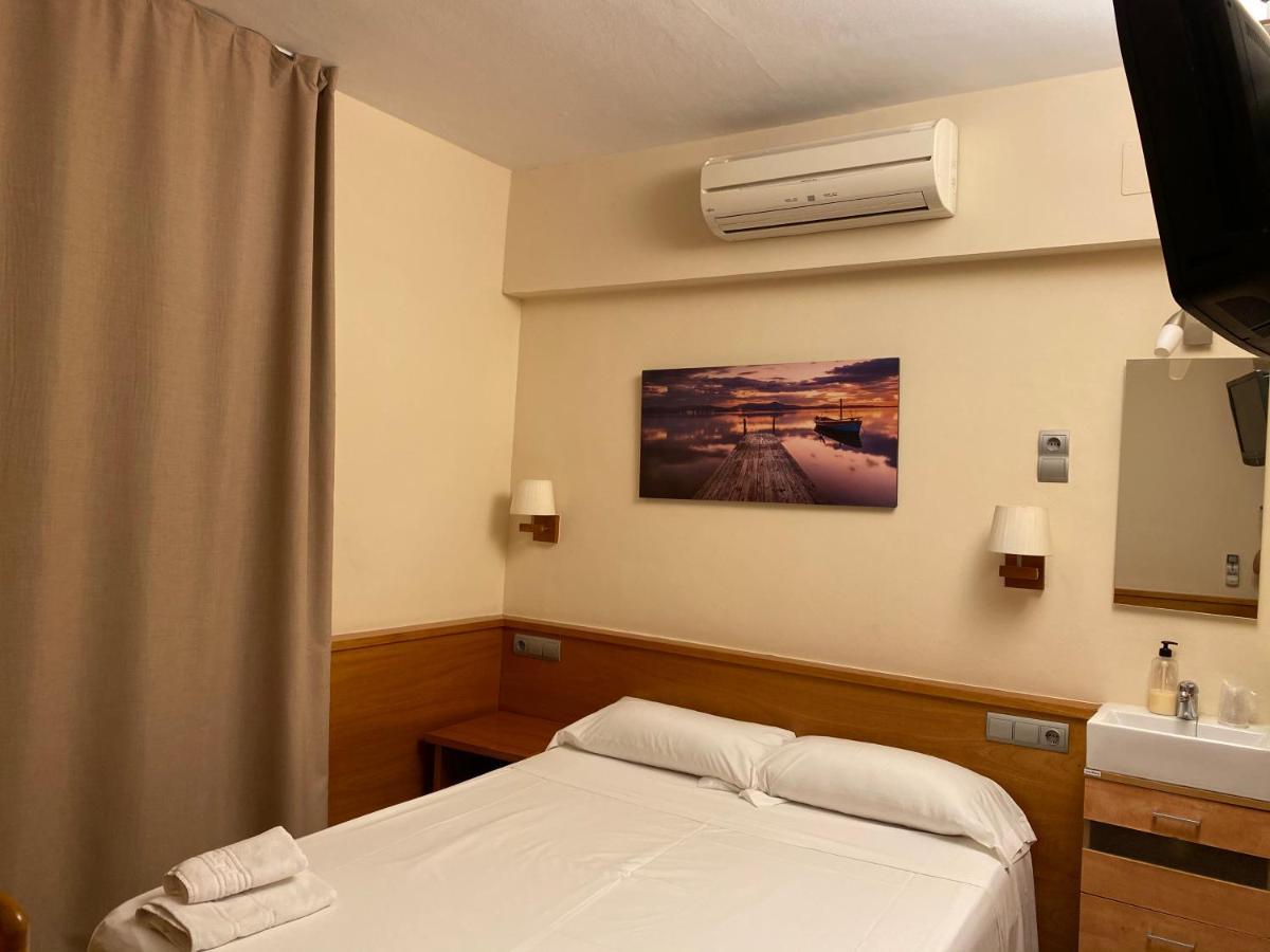 Hostal Galicia Cardedeu Exterior foto