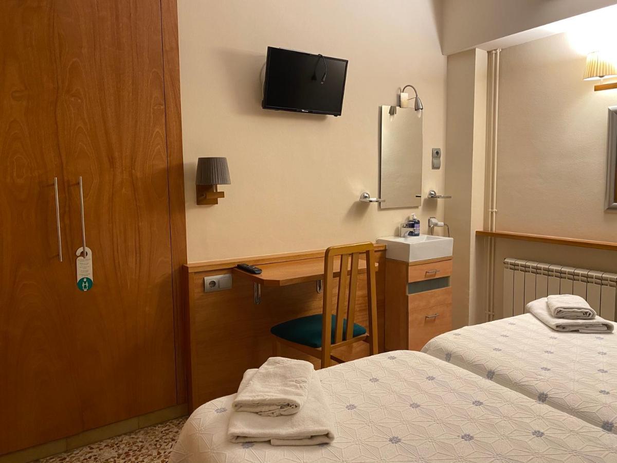 Hostal Galicia Cardedeu Exterior foto